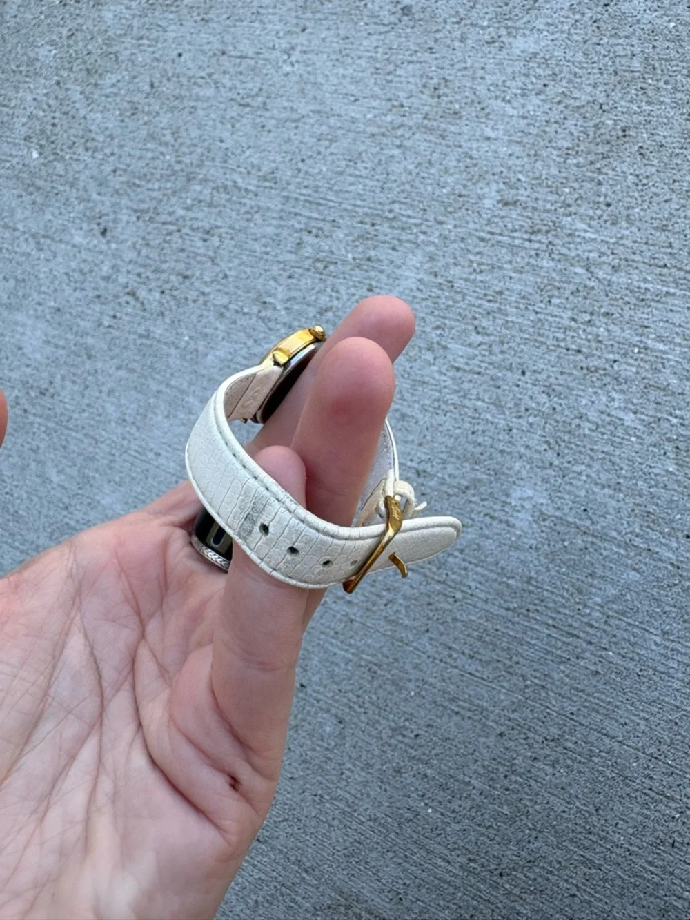 VINTAGE GUESS 1989 WOMENS WHITE WATCH